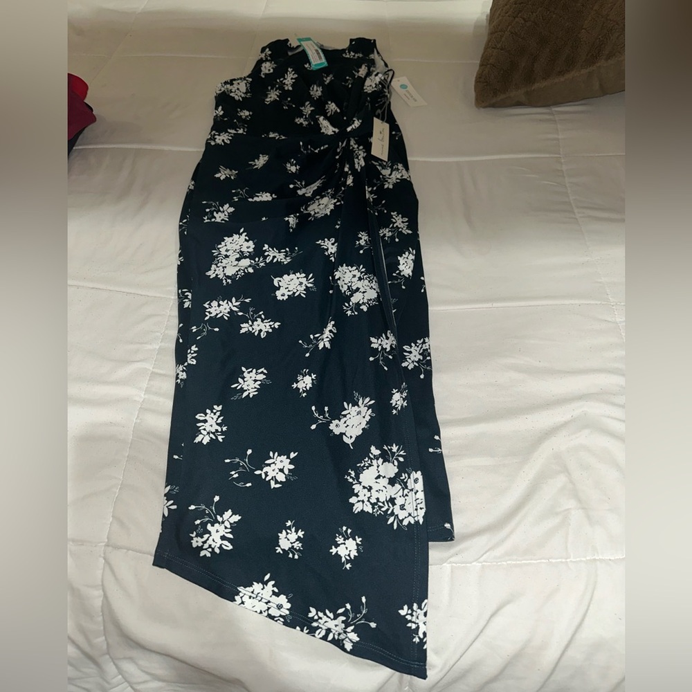 NWT green/white floral stitch fix dress. Nine britton.